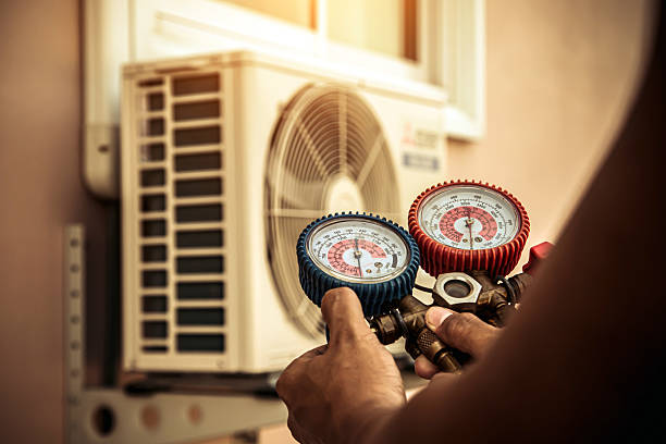 Professional Hvac technician working in Jenkintown, PA